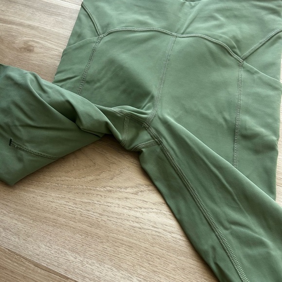 Lululemon Power Thru High-Rise Tight 25” - Picture 7 of 9